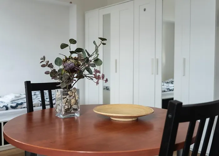 With 2 Beds In The Old Town